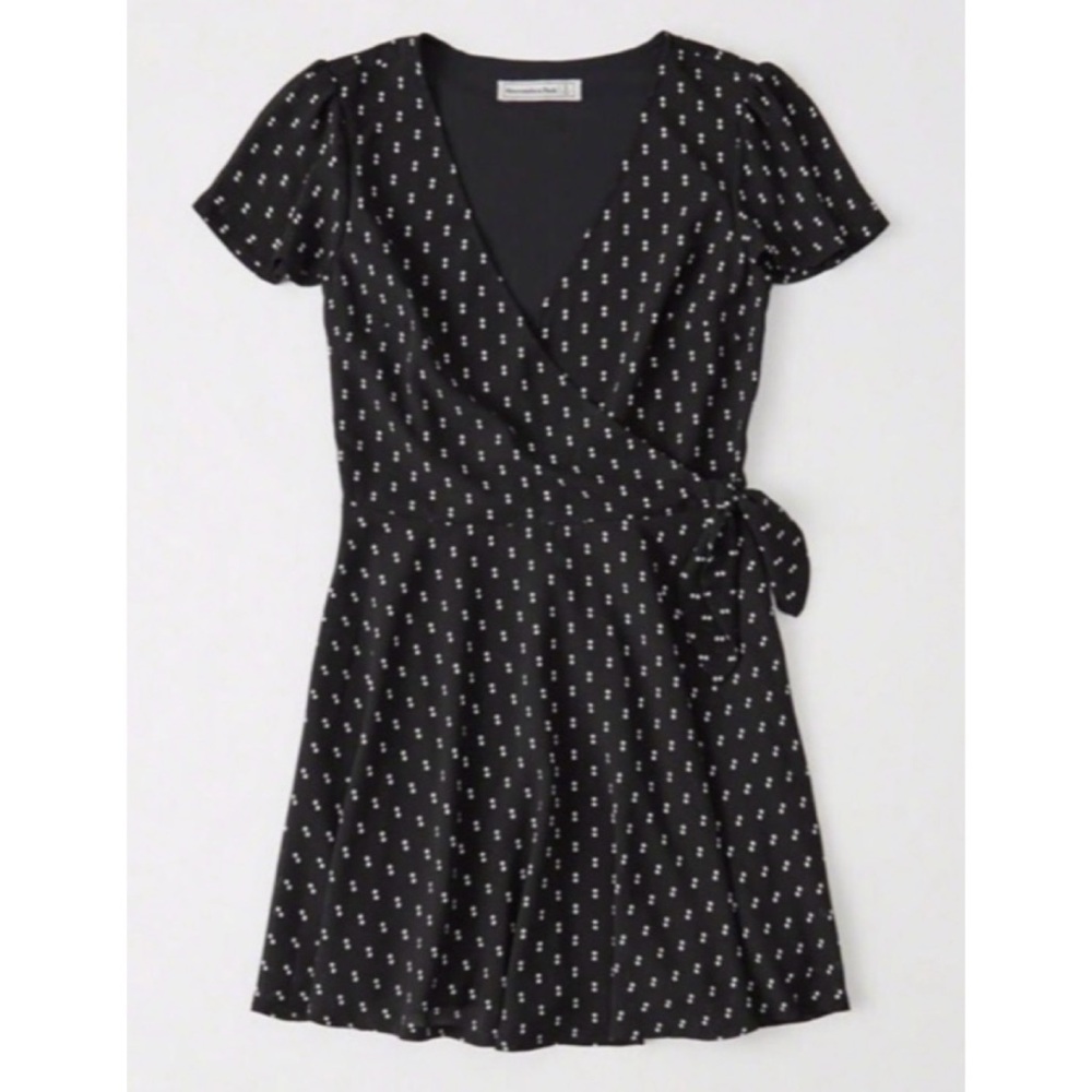 ABERCROMBIE & FITCH • Black/White Polka Dot Print Faux Wrap V-Neck Mini Dress SP - Picture 3 of 16
